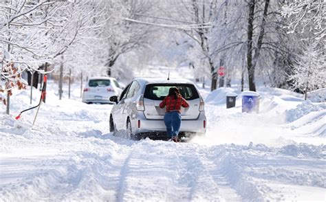 No fooling: April kicks off with more than 8 inches of snow in the Twin Cities, power outages and car crashes
